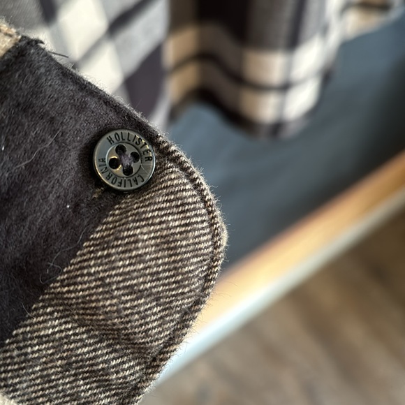 Hollister California Medium Flannel Handsome classic - Picture 3 of 3